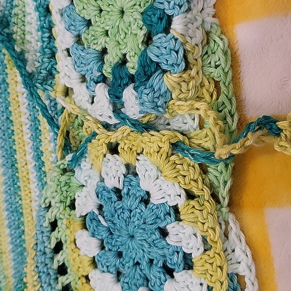 Granny Square Halter Top - Picture 3 of 4